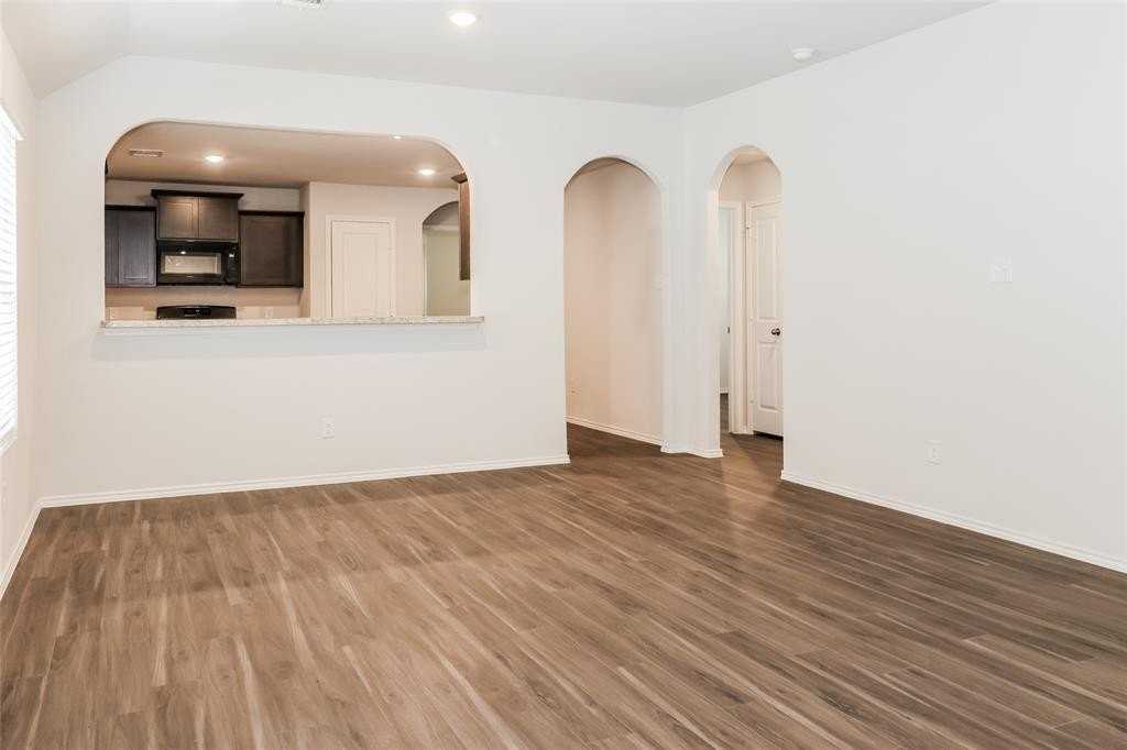 510 Woodhouse Way - Photo 5 of 13