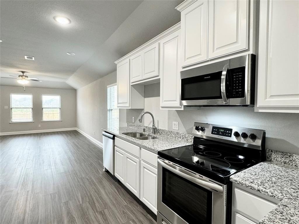 6408 Rienzi Dr - Photo 4 of 20