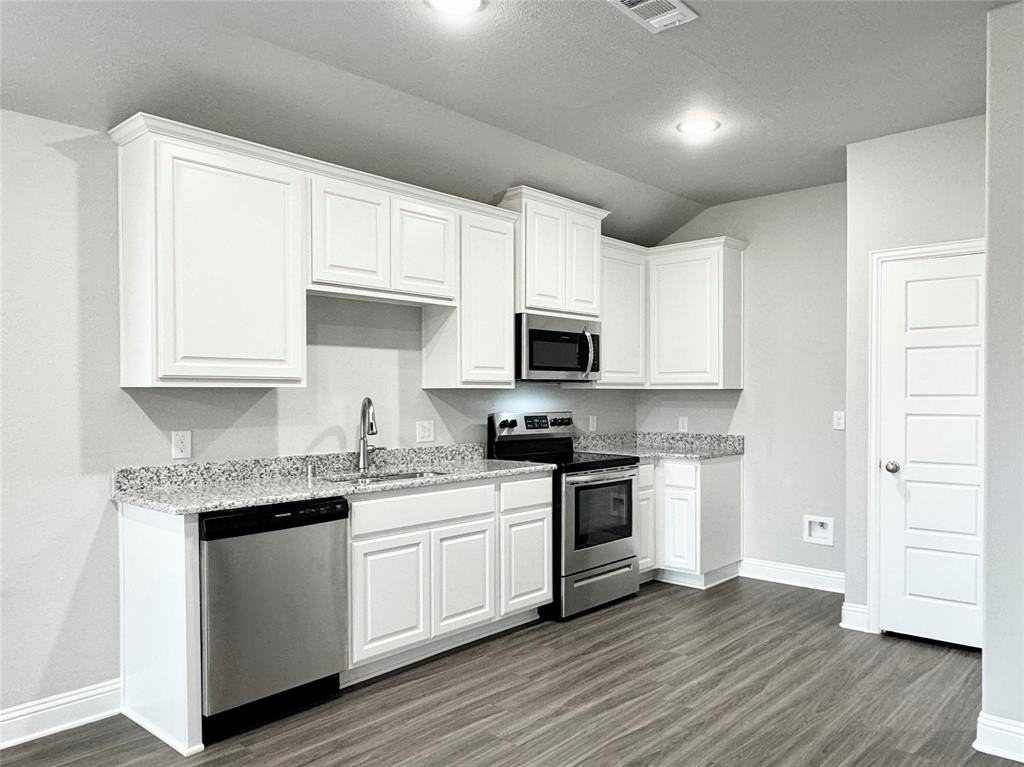 6408 Rienzi Dr - Photo 5 of 20