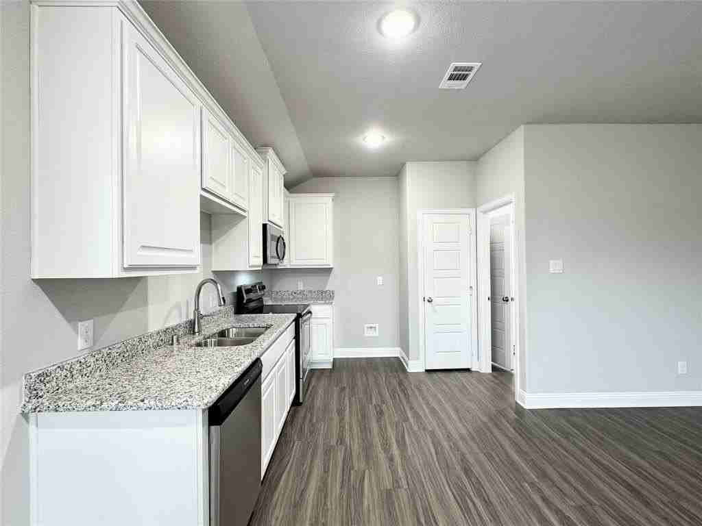 6408 Rienzi Dr - Photo 6 of 20