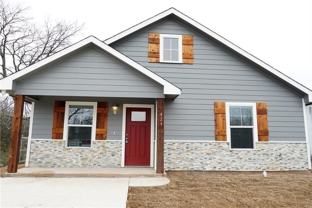 424 E Nelson St - Photo 1 of 1