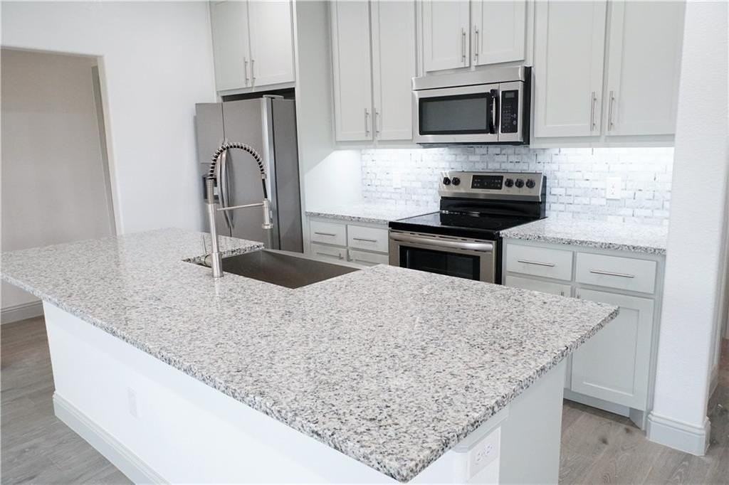 424 E Nelson St - Photo 5 of 21