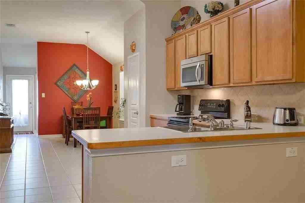 4812 Carrotwood Dr - Photo 5 of 23