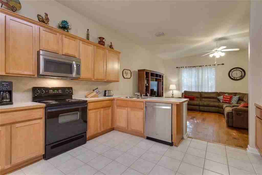 4812 Carrotwood Dr - Photo 7 of 23