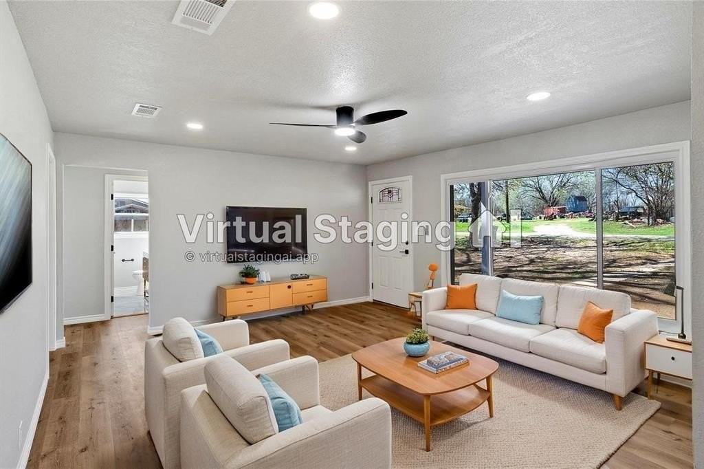 131 Long St - Photo 4 of 24