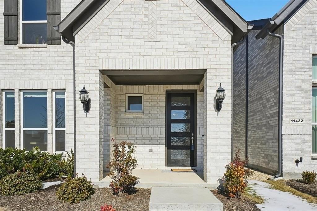 11422 Chepstow Crescent Ct - Photo 2 of 40