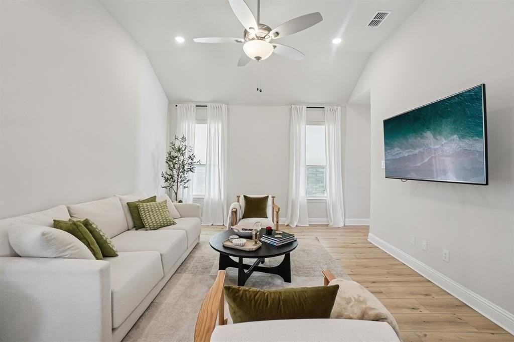 11422 Chepstow Crescent Ct - Photo 7 of 40