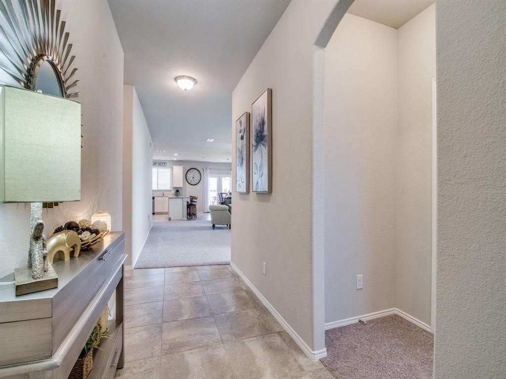 2108 Laurel St - Photo 3 of 26