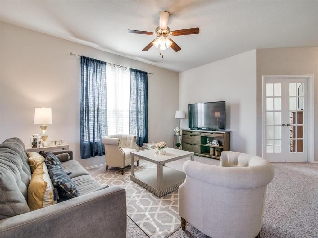 2108 Laurel St - Photo 7 of 26