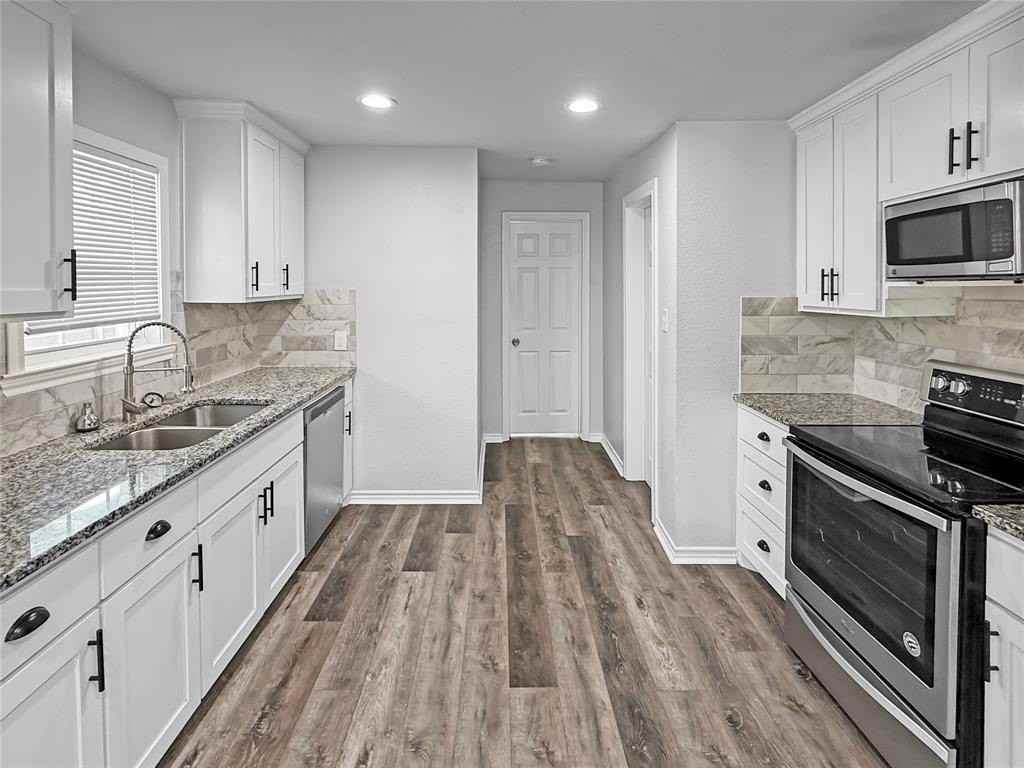 3201 Ryan Ave - Photo 3 of 25