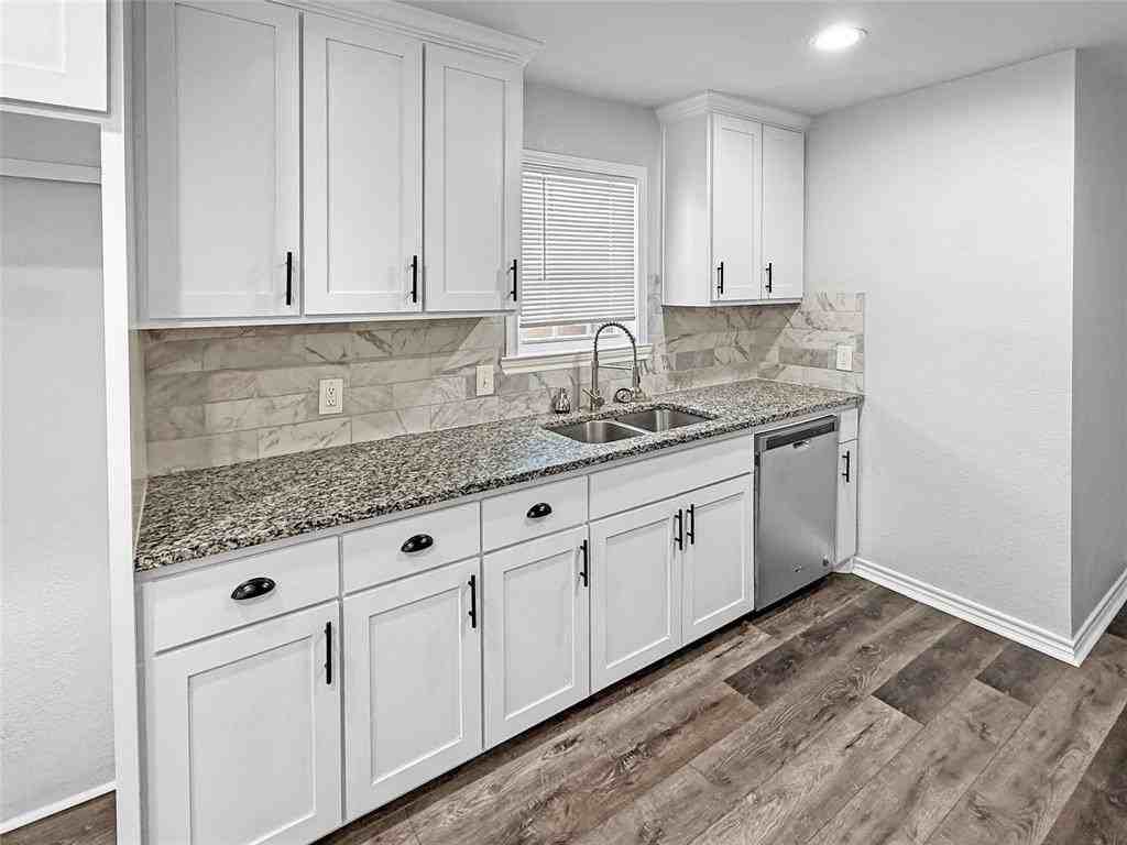 3201 Ryan Ave - Photo 5 of 25