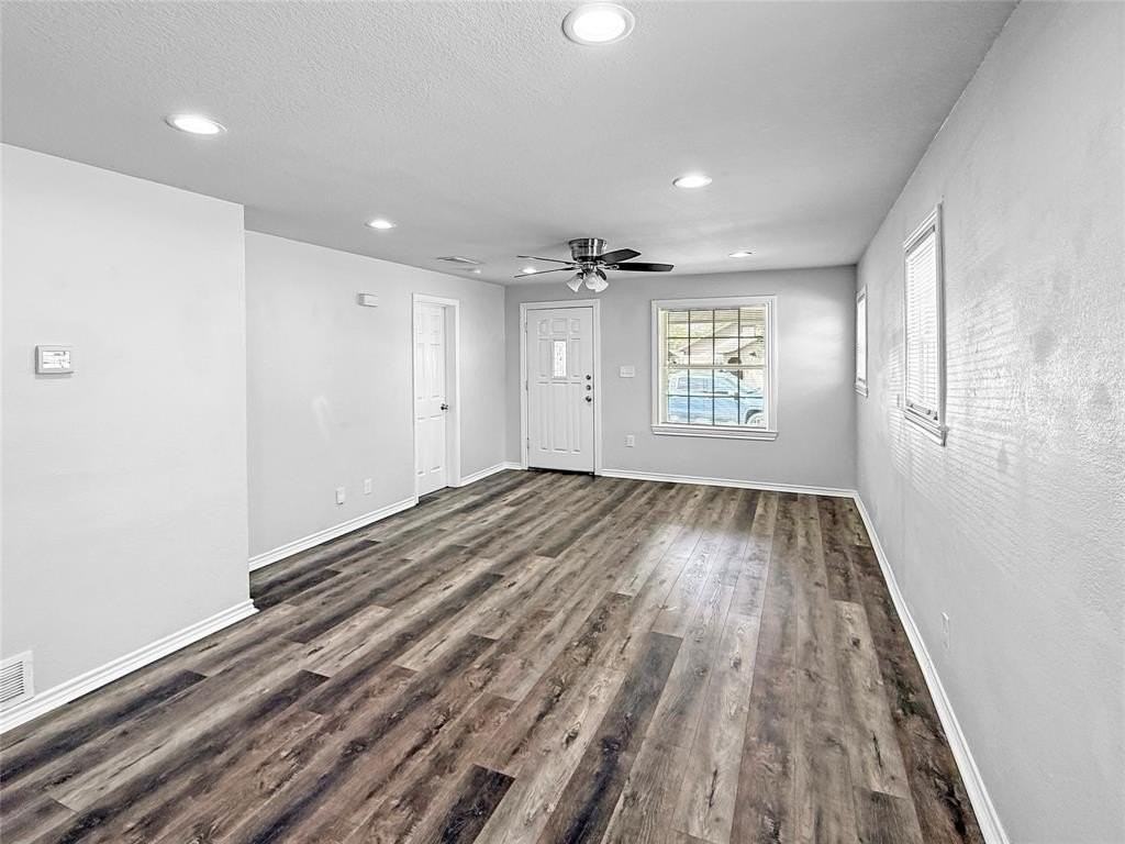 3201 Ryan Ave - Photo 7 of 25