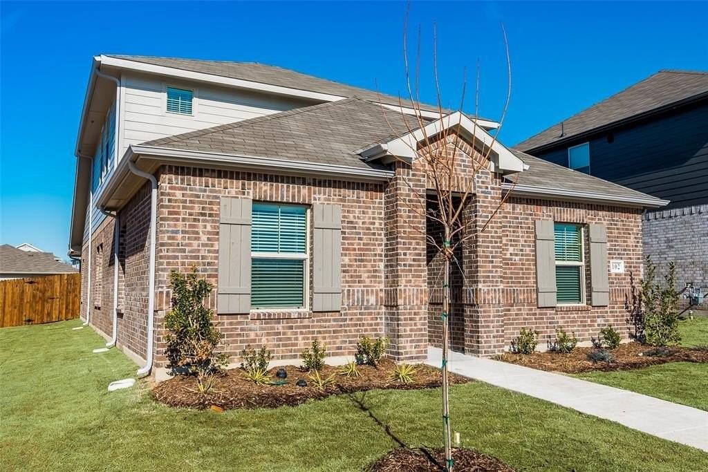 102 Monarch Way - Photo 5 of 29