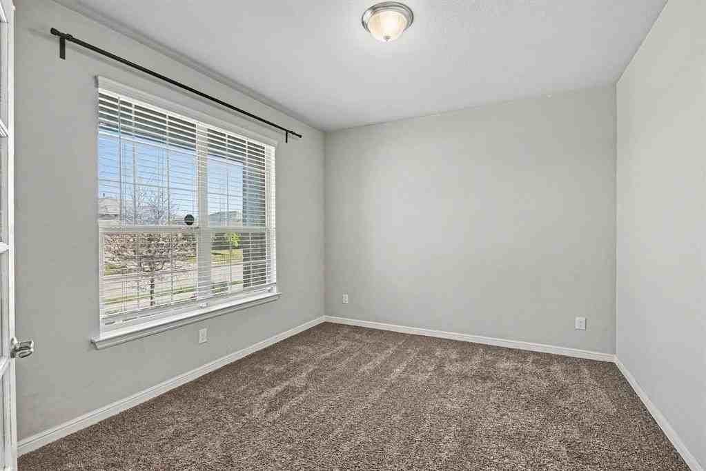 613 Dunster Ln - Photo 3 of 25