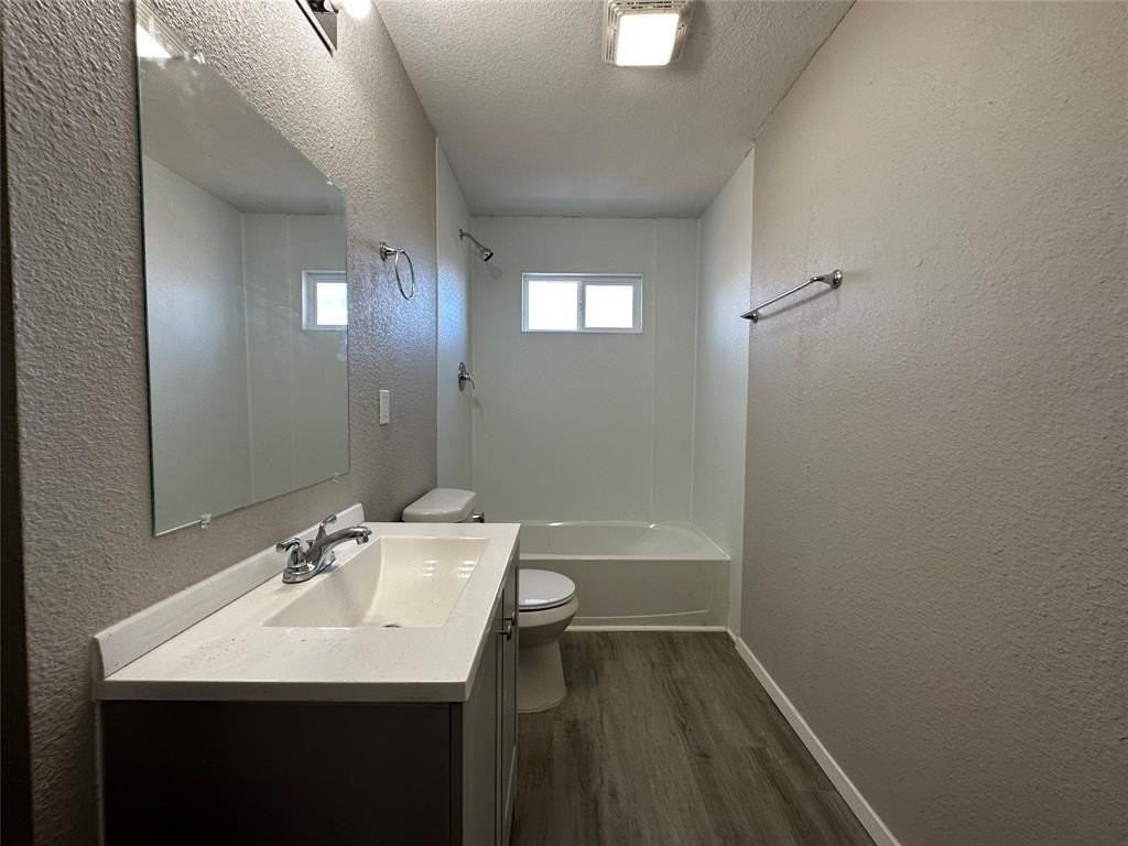 717 E Lamberth Rd - Photo 6 of 9