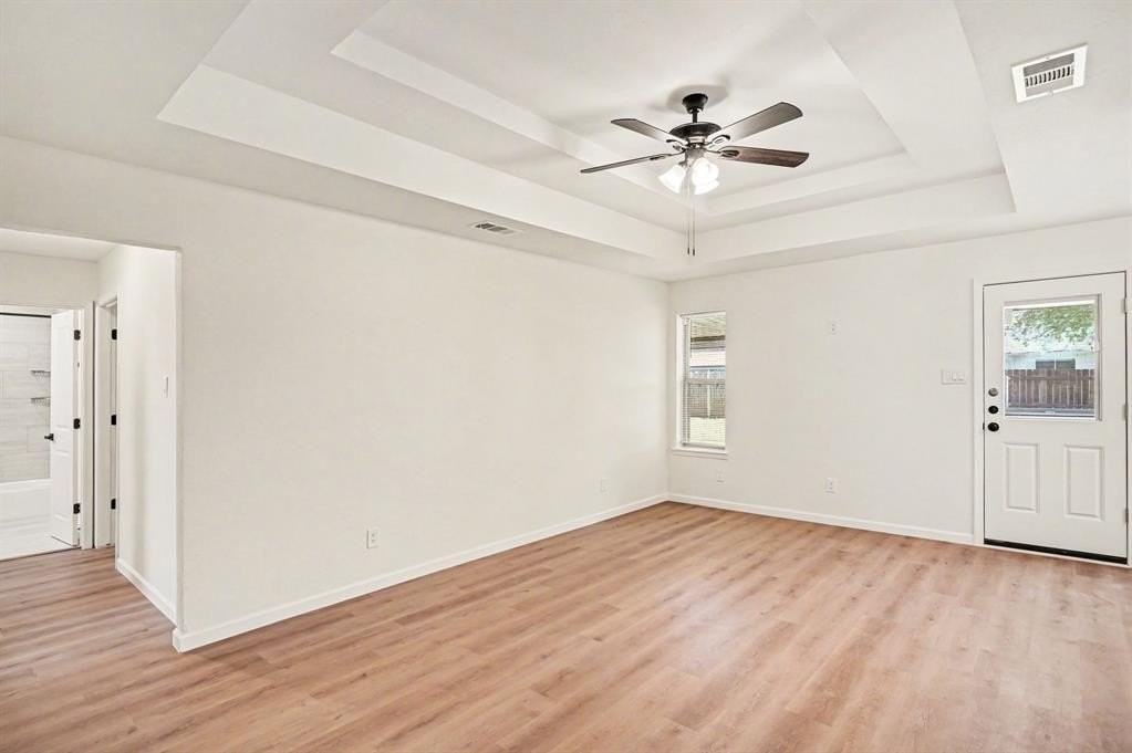 772 Hampshire Dr - Photo 4 of 24