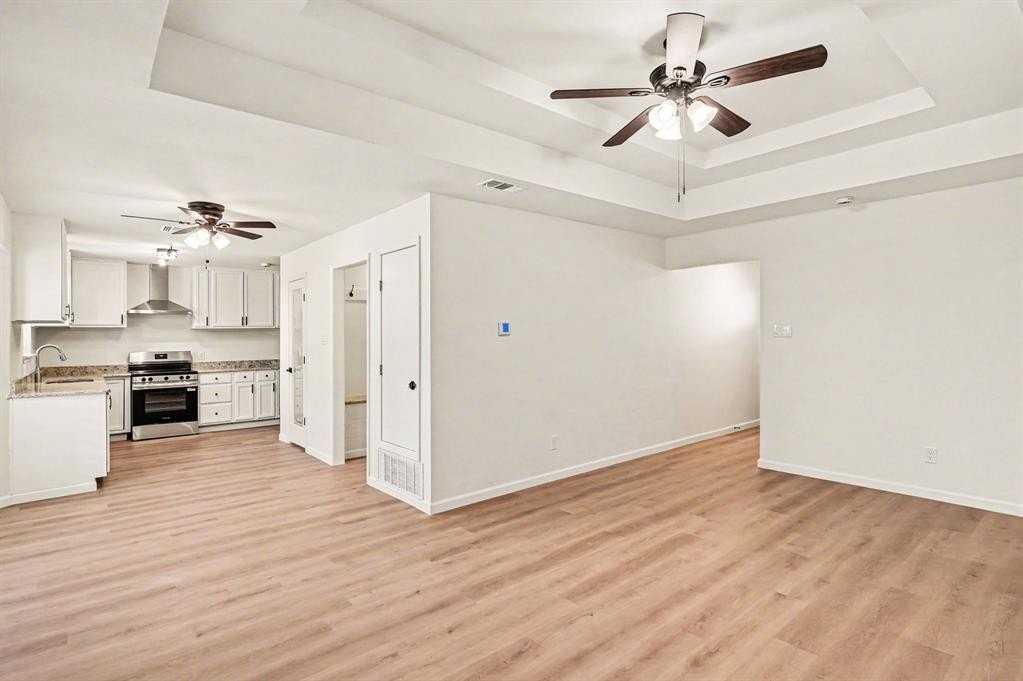 772 Hampshire Dr - Photo 6 of 24