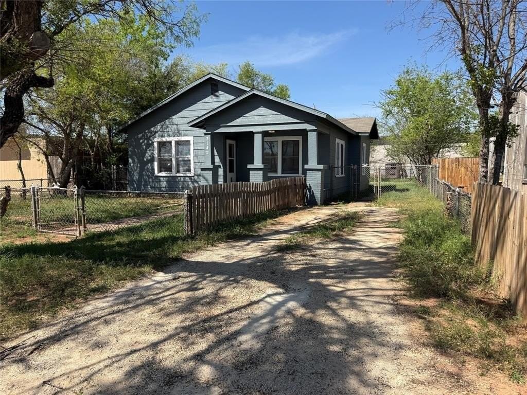 3142 S 2nd St - Photo 3 of 22