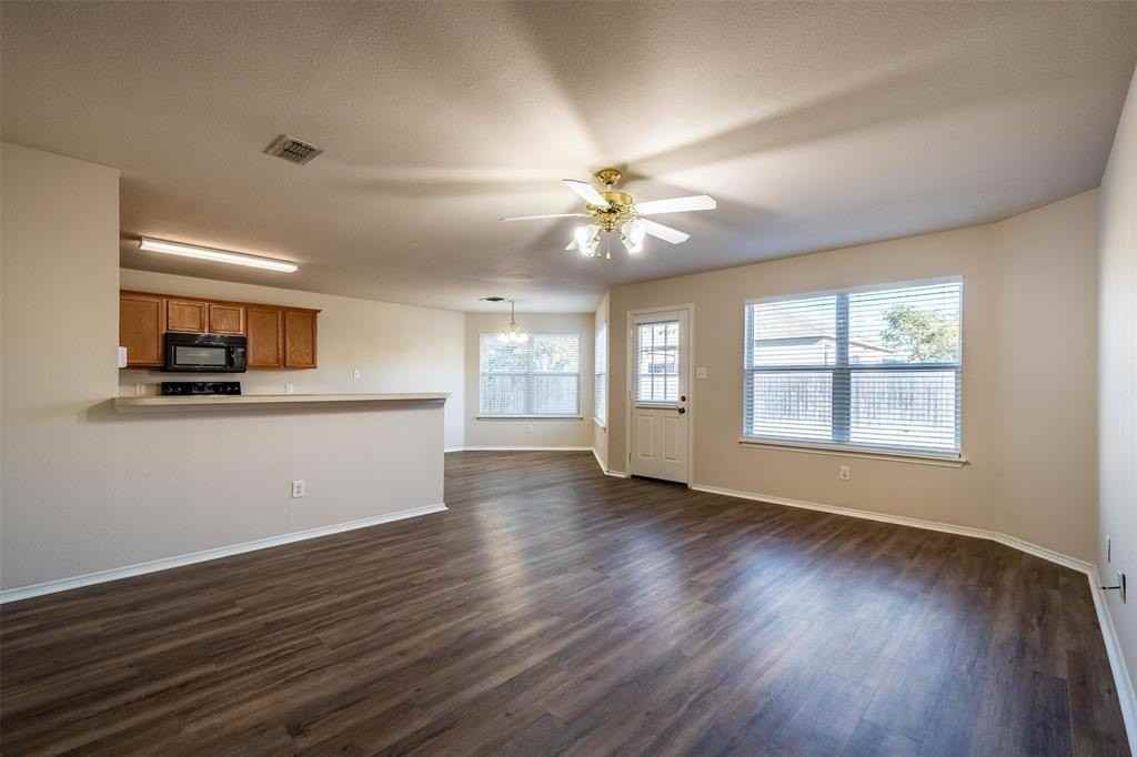 228 Memory Dr - Photo 4 of 28