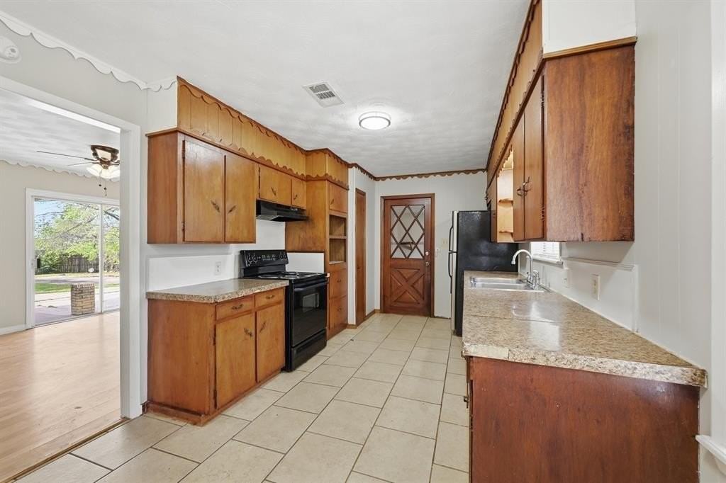 228 N 4th St - Photo 6 of 14