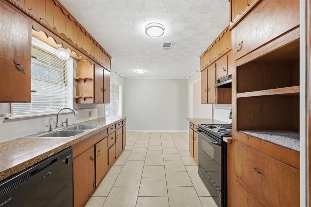 228 N 4th St - Photo 7 of 14