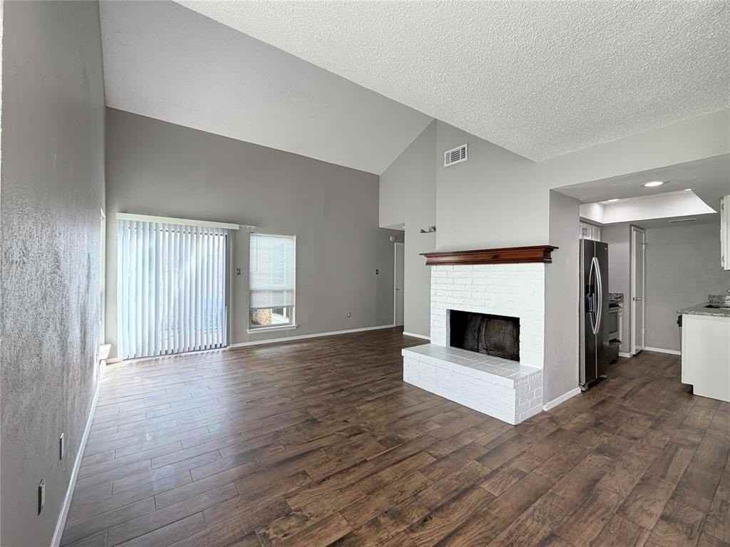 2902 Canis Cir - Photo 3 of 20