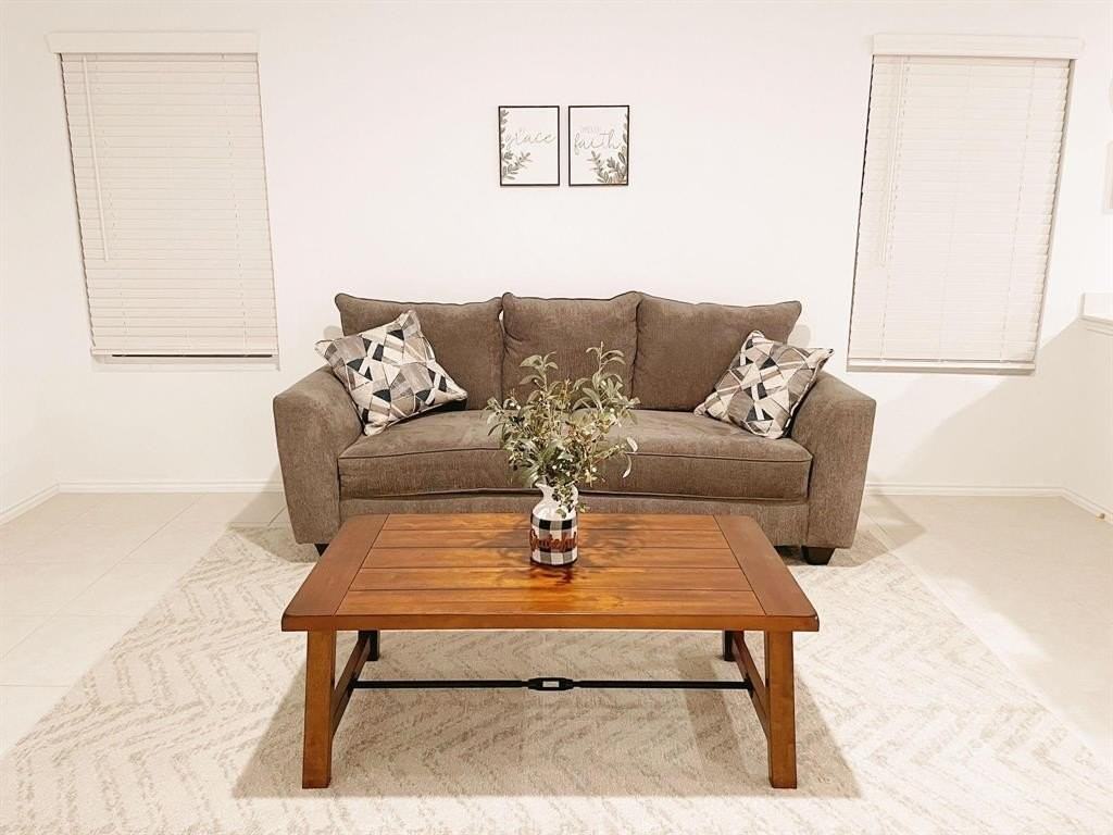 136 Honeysuckle St - Photo 4 of 13