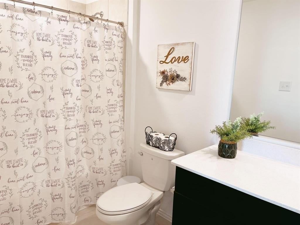 136 Honeysuckle St - Photo 7 of 13