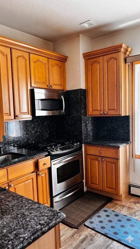 8608 144th St - Photo 4 of 9