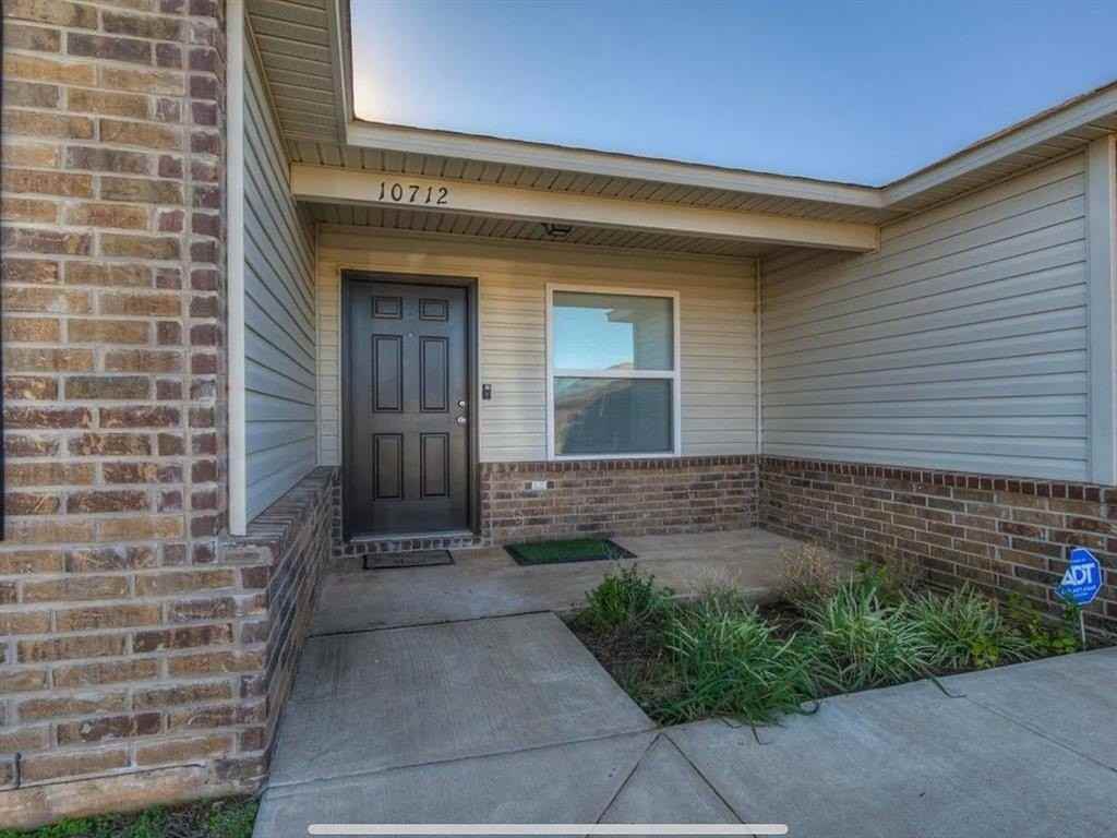 10712 Sw 23rd Pl - Photo 2 of 10