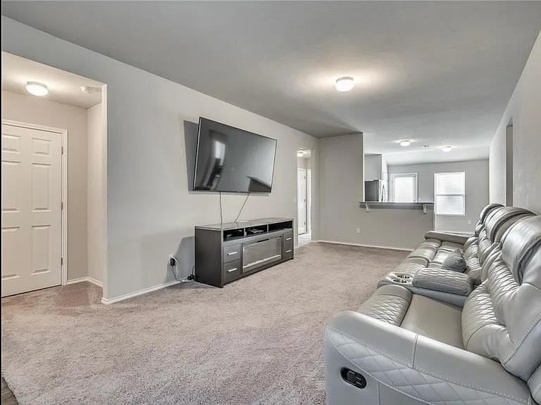 10712 Sw 23rd Pl - Photo 3 of 10