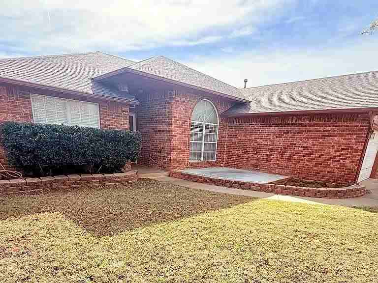 1016 Westbury Ter - Photo 3 of 17