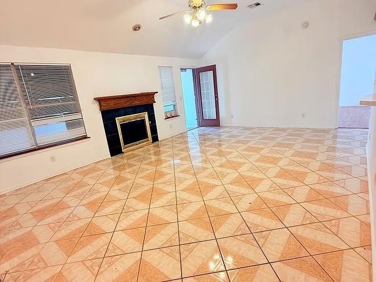 1016 Westbury Ter - Photo 6 of 17