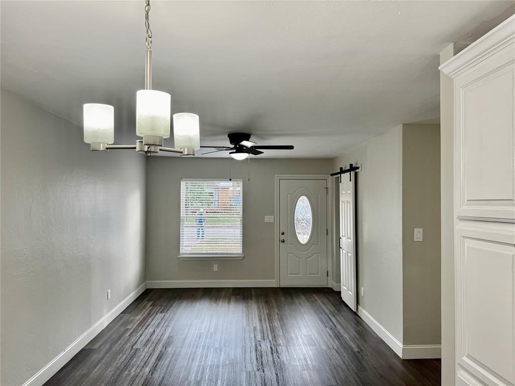 509 Meadowlake Dr - Photo 2 of 18