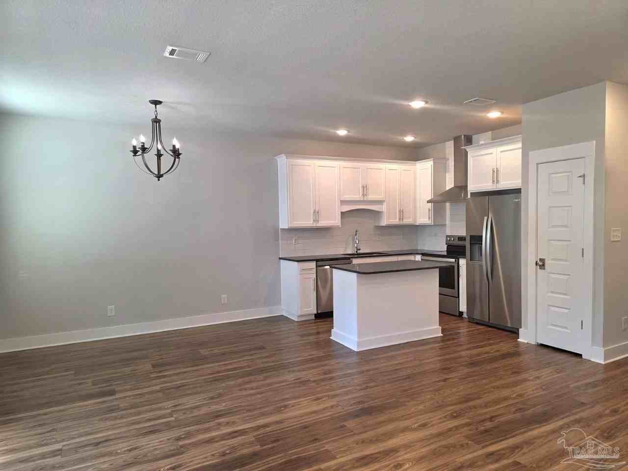 248 N De Villiers St - Photo 3 of 23