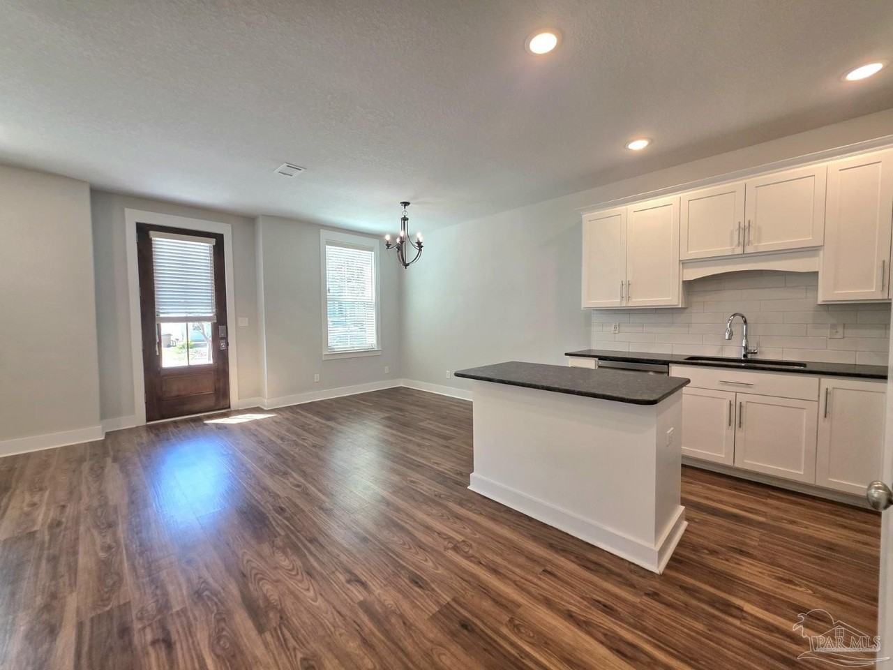 248 N De Villiers St - Photo 4 of 23