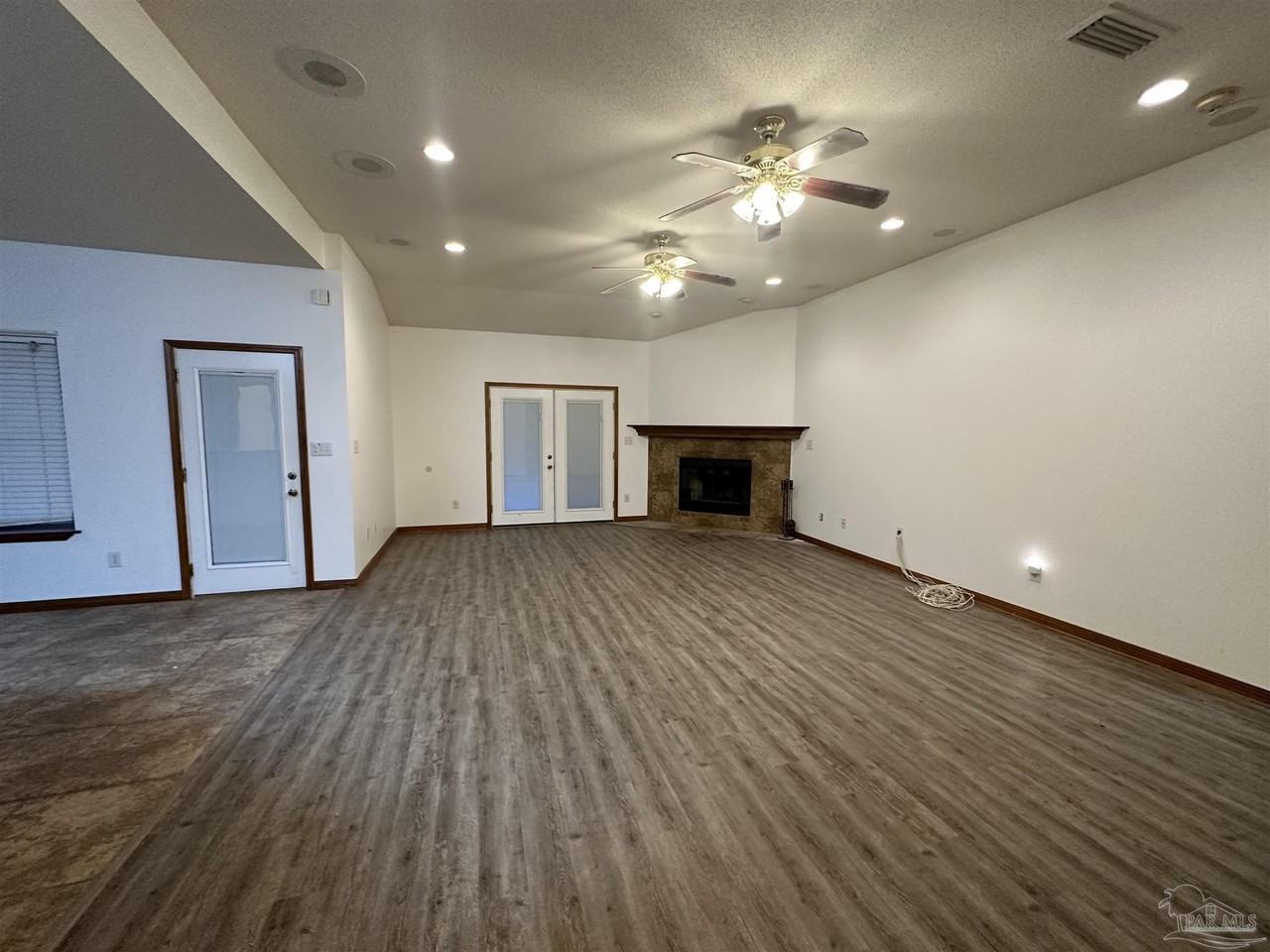 8316 Antioch Ct - Photo 3 of 20