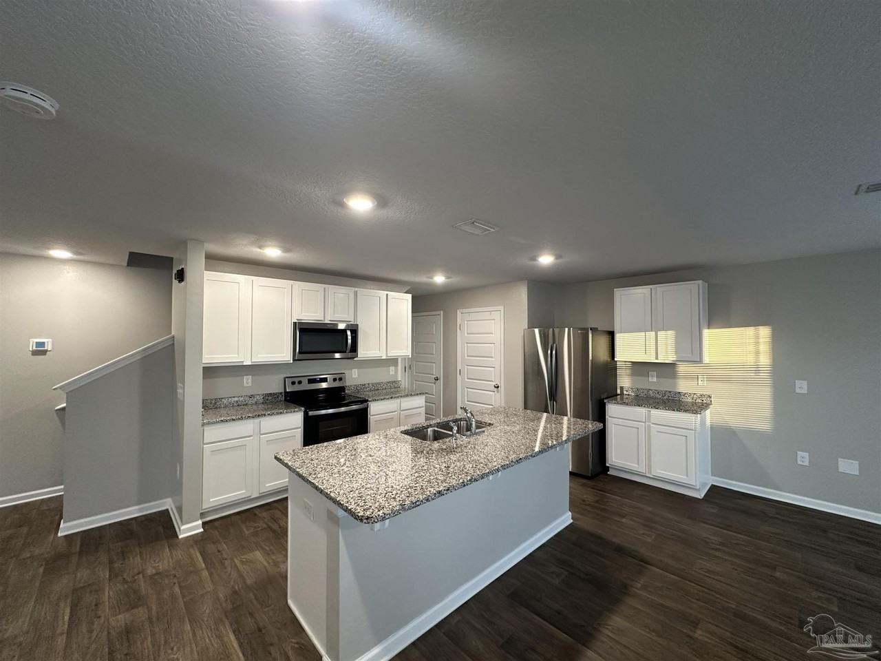 7540 Oak Lake Blvd - Photo 3 of 23