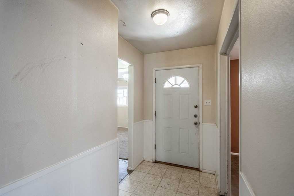 3320 W Dengar Ave - Photo 4 of 36