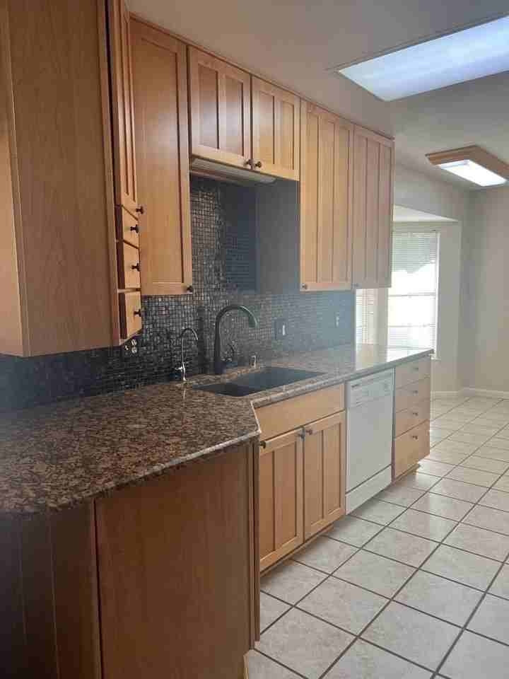 4419 Stanolind Ave - Photo 4 of 16