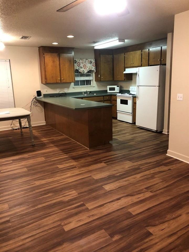 513 John M Long Ave Apt F - Photo 5 of 8