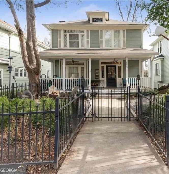 693 Myrtle St Ne - Photo 2 of 13