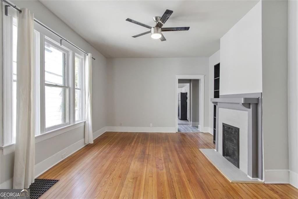 693 Myrtle St Ne - Photo 4 of 13