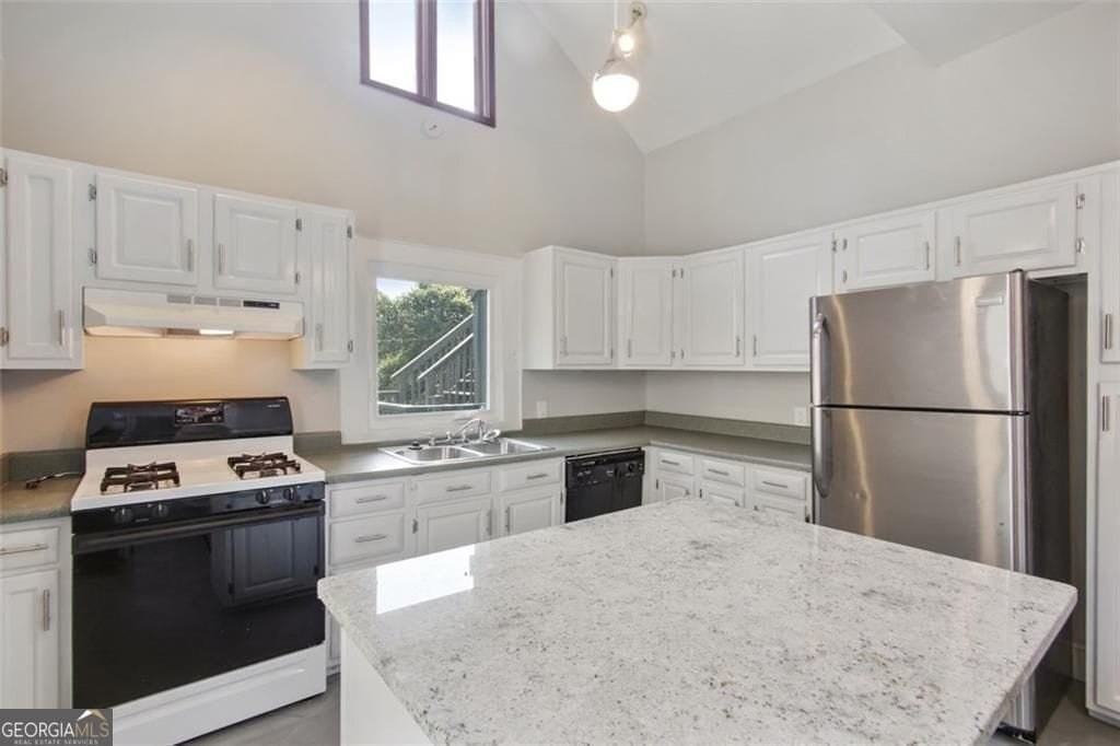 693 Myrtle St Ne - Photo 5 of 13