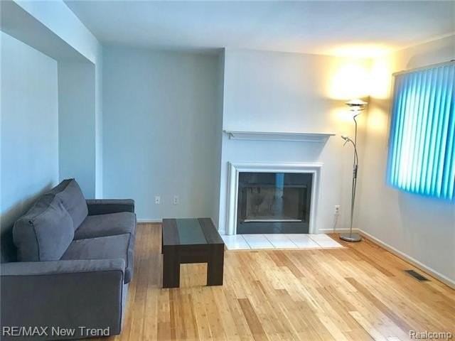 3382 Cromwell Rd - Photo 4 of 11