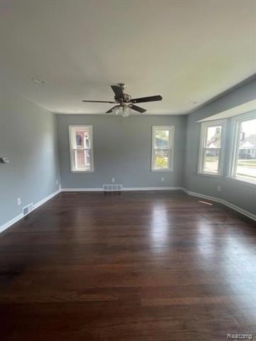 14910 Anne Ave - Photo 3 of 16