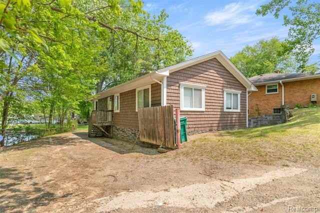 11970 Greenway Cir - Photo 4 of 50