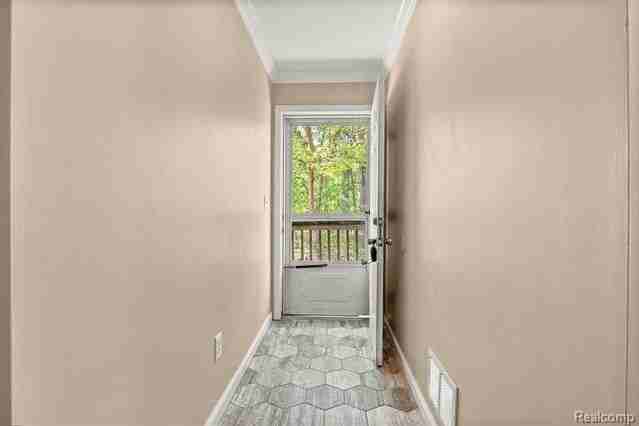 11970 Greenway Cir - Photo 5 of 50