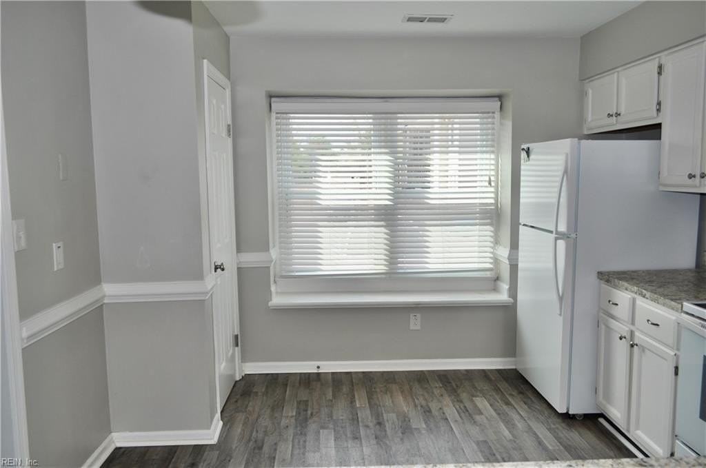 5504 Gates Landing Rd - Photo 4 of 10