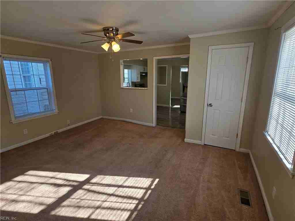 388 Poplar Ave - Photo 6 of 21